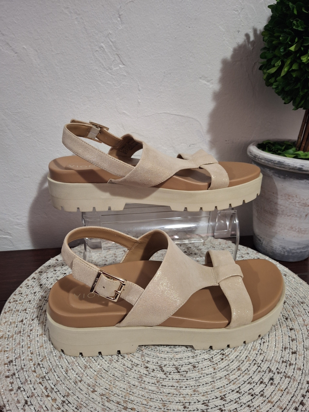 Vionic Beige Alondra Lug Slingback Sandals - Women Size 8.5.